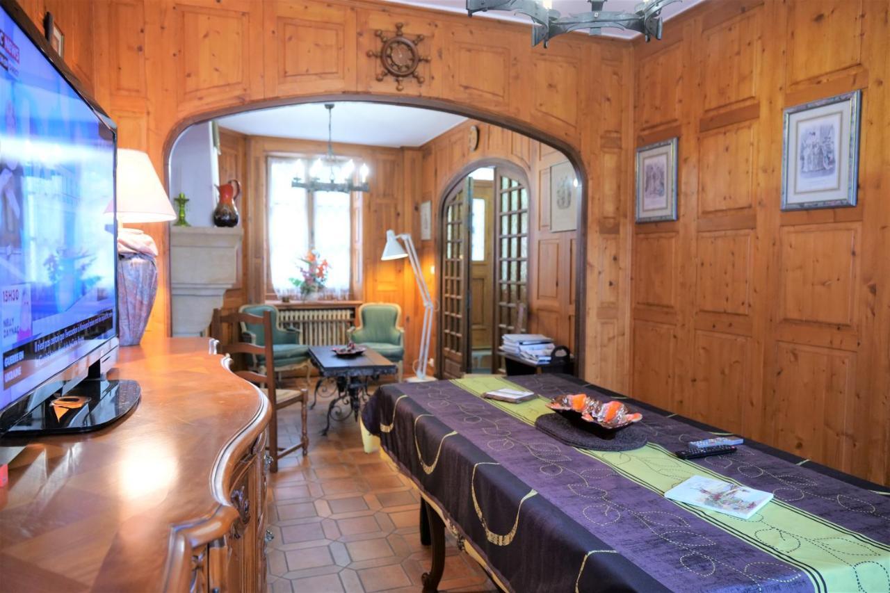 Maison Avec Patio Dans Le Centre Historique Villa Terrasson Ngoại thất bức ảnh
