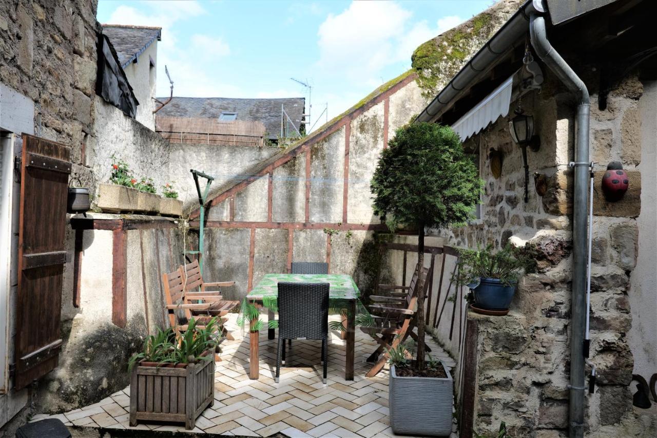 Maison Avec Patio Dans Le Centre Historique Villa Terrasson Ngoại thất bức ảnh