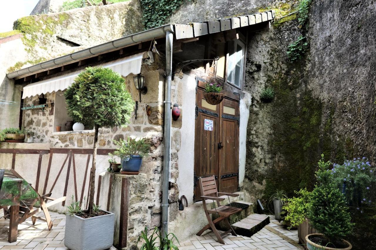 Maison Avec Patio Dans Le Centre Historique Villa Terrasson Ngoại thất bức ảnh