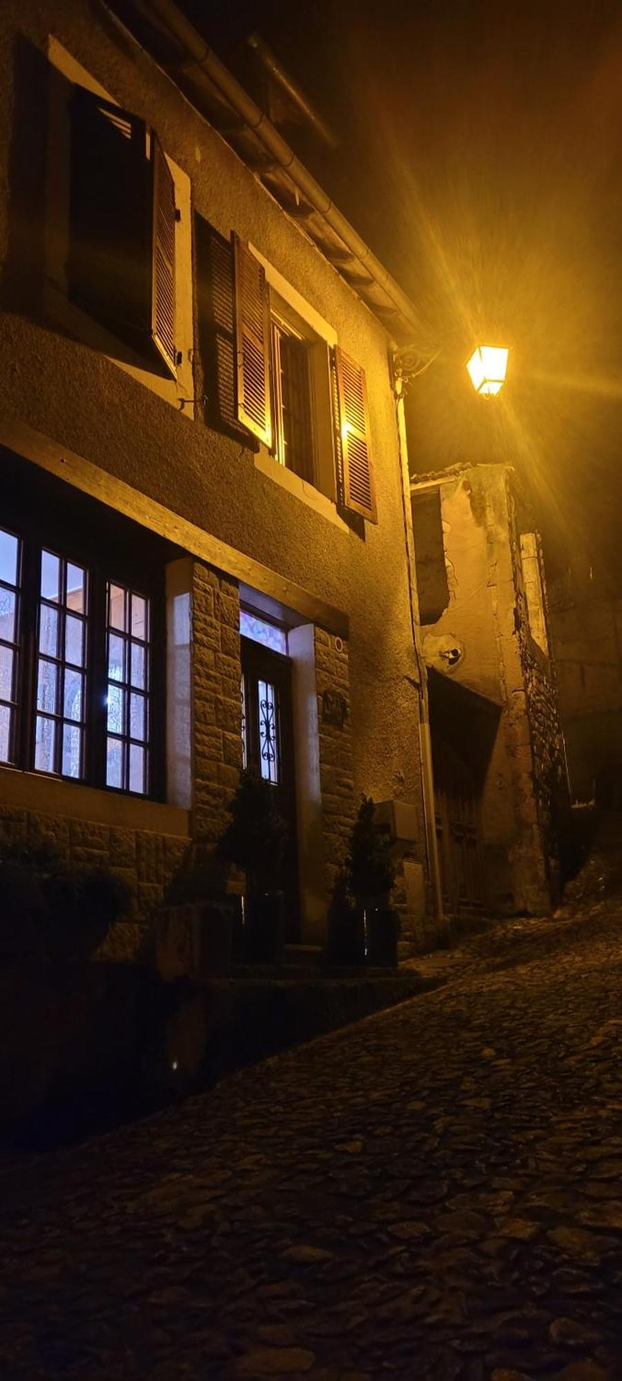 Maison Avec Patio Dans Le Centre Historique Villa Terrasson Ngoại thất bức ảnh